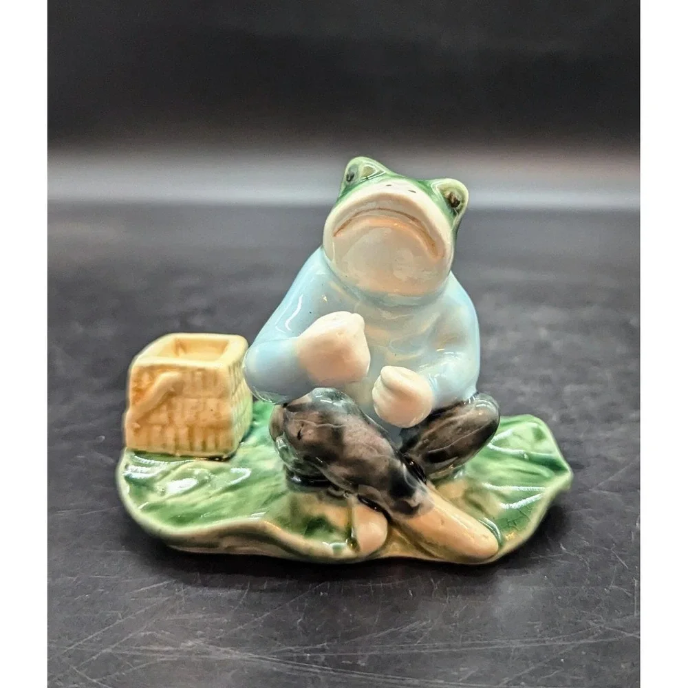 Vintage Ceramic Anthropomorphic Fishing Frog on Lily‎ Pad Figurine Basket 4